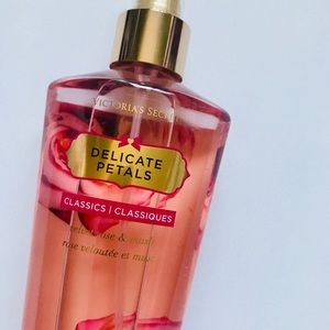 Victoria’s Secret ‘Delicate Petals’ Fragrance Mist